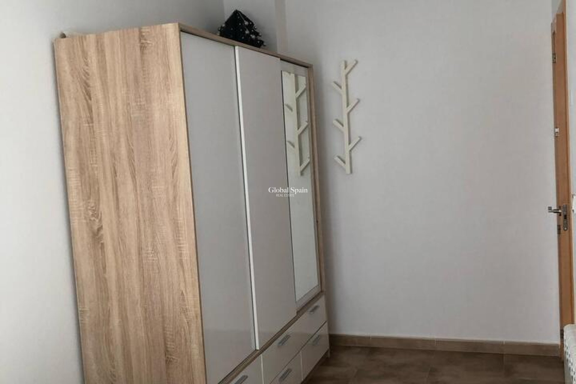 Venta - CASA -
LOS ALCÁZARES