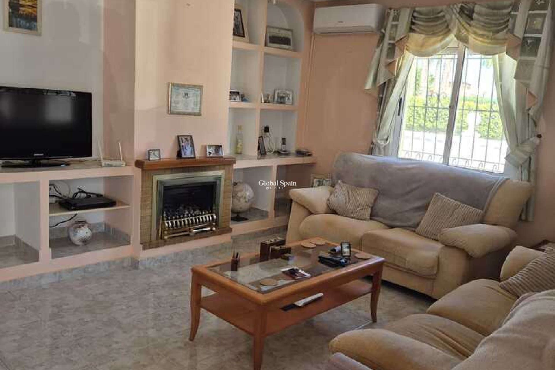 Venta - CASA -
LOS ALCÁZARES