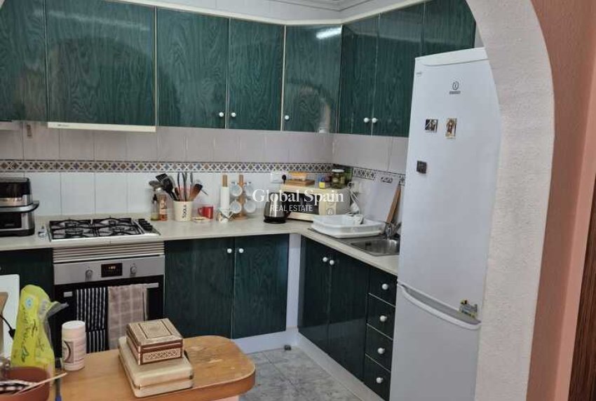 Venta - CASA -
LOS ALCÁZARES