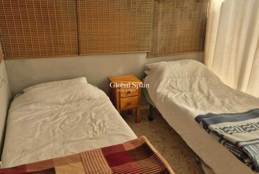 Venta - CASA -
LOS ALCÁZARES