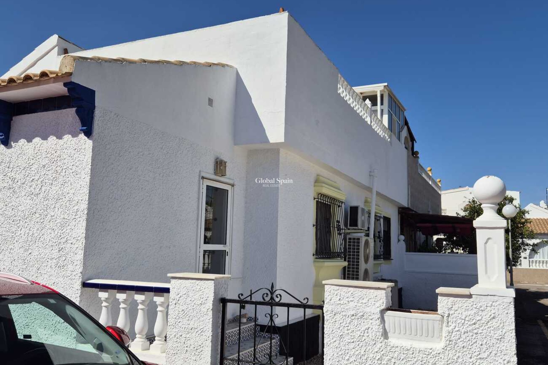 Venta - CASA -
LOS ALCÁZARES