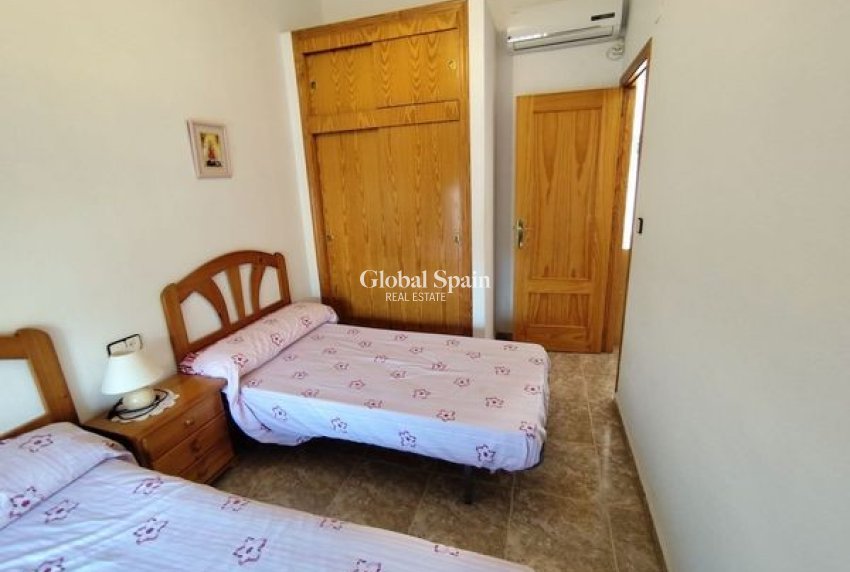 Venta - CASA -
LOS ALCÁZARES