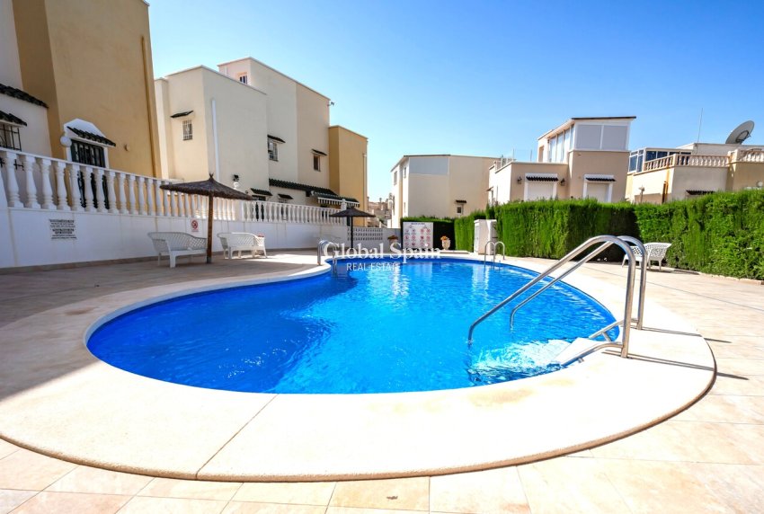 Venta - CASA -
LOS BALCONES - LOS ALTOS - Res Valle de los pinos