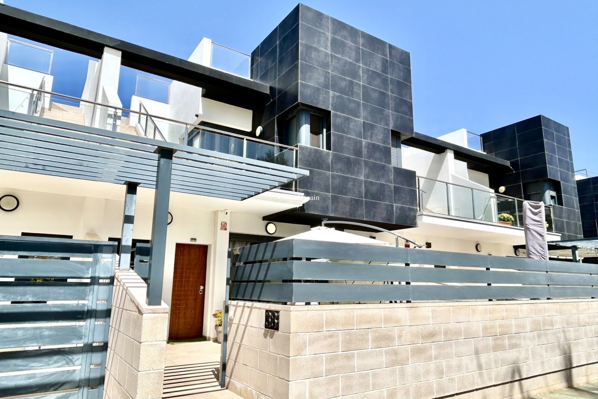 Venta - CASA -
LOS DOLSES - Inland