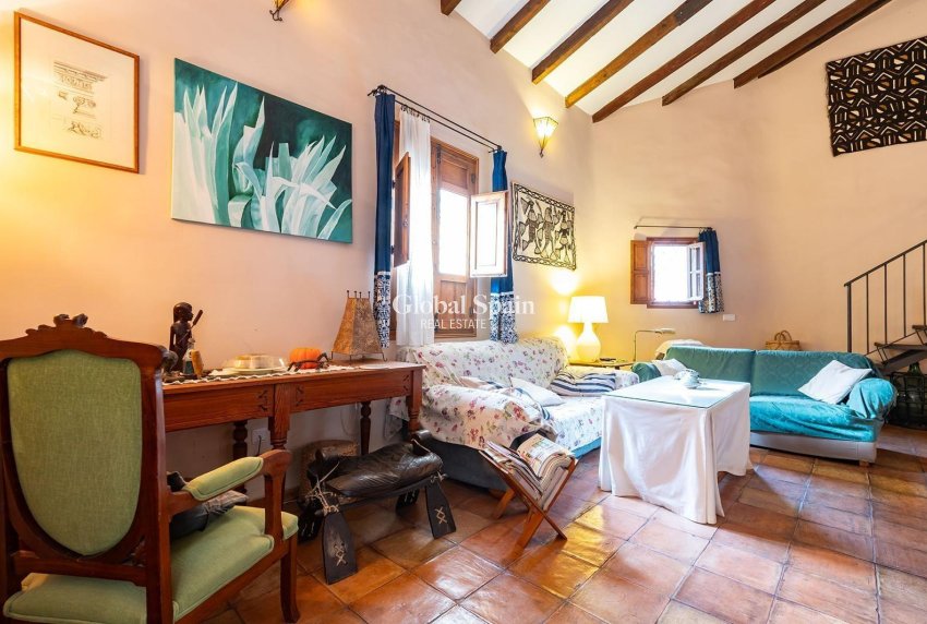 Venta - CASA -
LOS MARTÍNEZ DEL PUERTO - Los Martínez Del Puerto