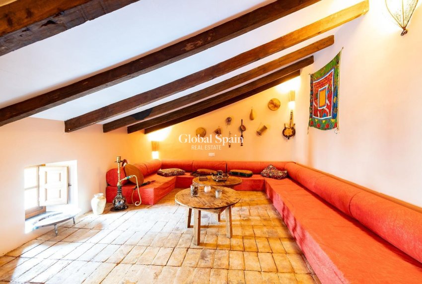 Venta - CASA -
LOS MARTÍNEZ DEL PUERTO - Los Martínez Del Puerto