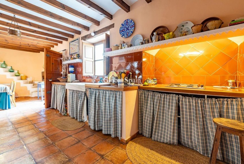 Venta - CASA -
LOS MARTÍNEZ DEL PUERTO - Los Martínez Del Puerto