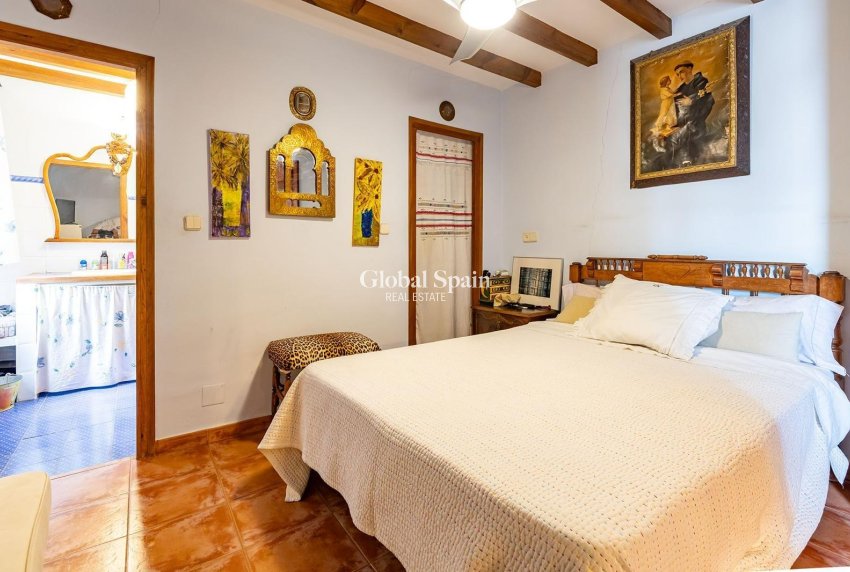 Venta - CASA -
LOS MARTÍNEZ DEL PUERTO - Los Martínez Del Puerto