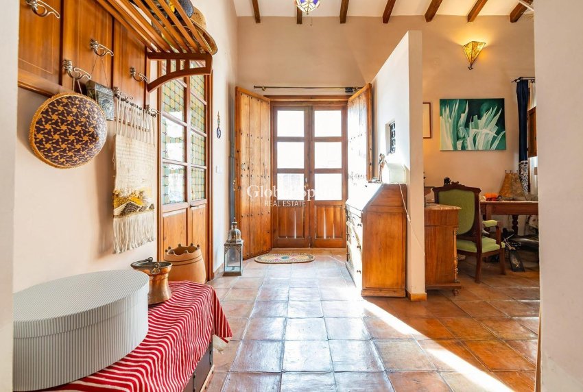 Venta - CASA -
LOS MARTÍNEZ DEL PUERTO - Los Martínez Del Puerto