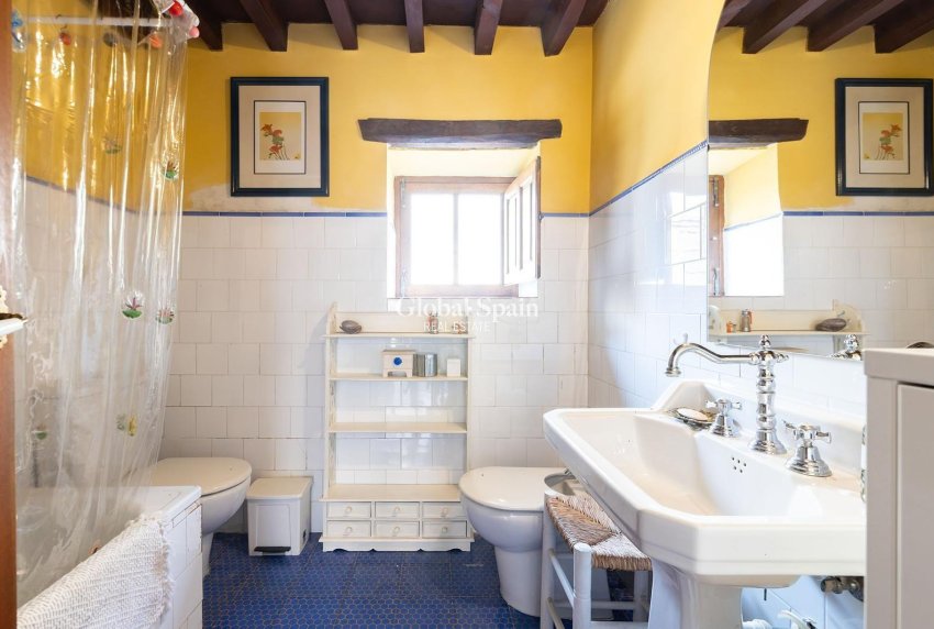 Venta - CASA -
LOS MARTÍNEZ DEL PUERTO - Los Martínez Del Puerto