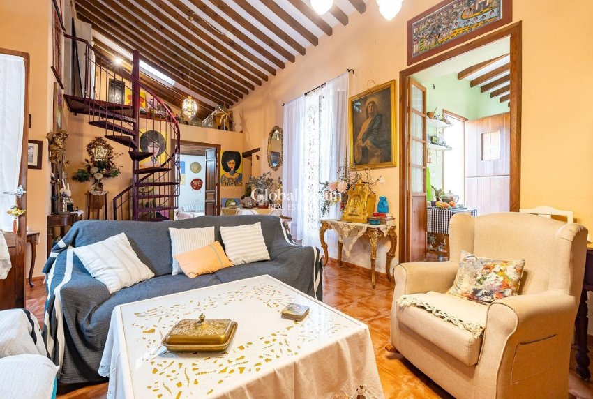 Venta - CASA -
LOS MARTÍNEZ DEL PUERTO - Los Martínez Del Puerto