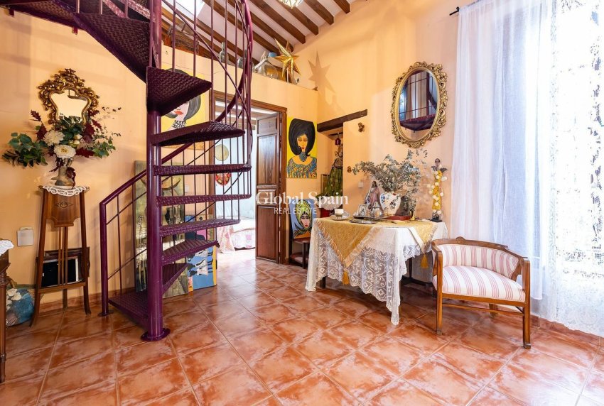 Venta - CASA -
LOS MARTÍNEZ DEL PUERTO - Los Martínez Del Puerto