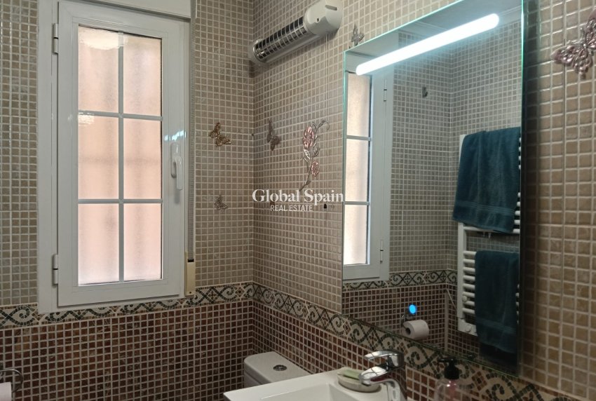 Venta - CASA -
LOS MONTESINOS - La Herrada