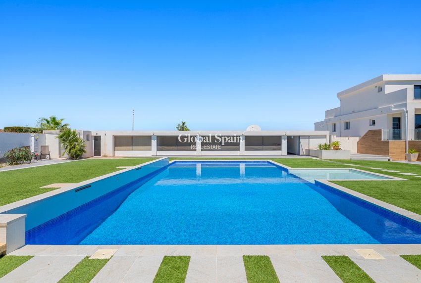Venta - CASA -
LOS MONTESINOS - La Herrada