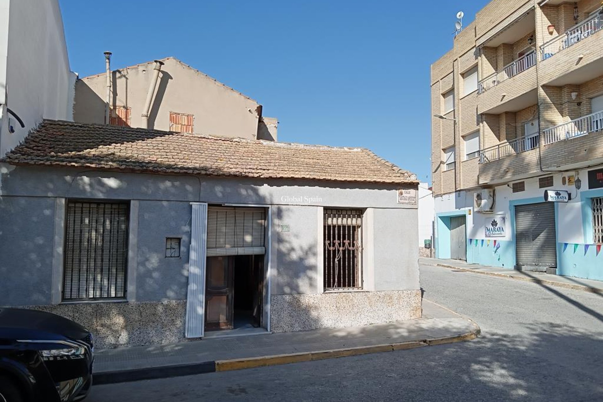Venta - CASA -
LOS MONTESINOS