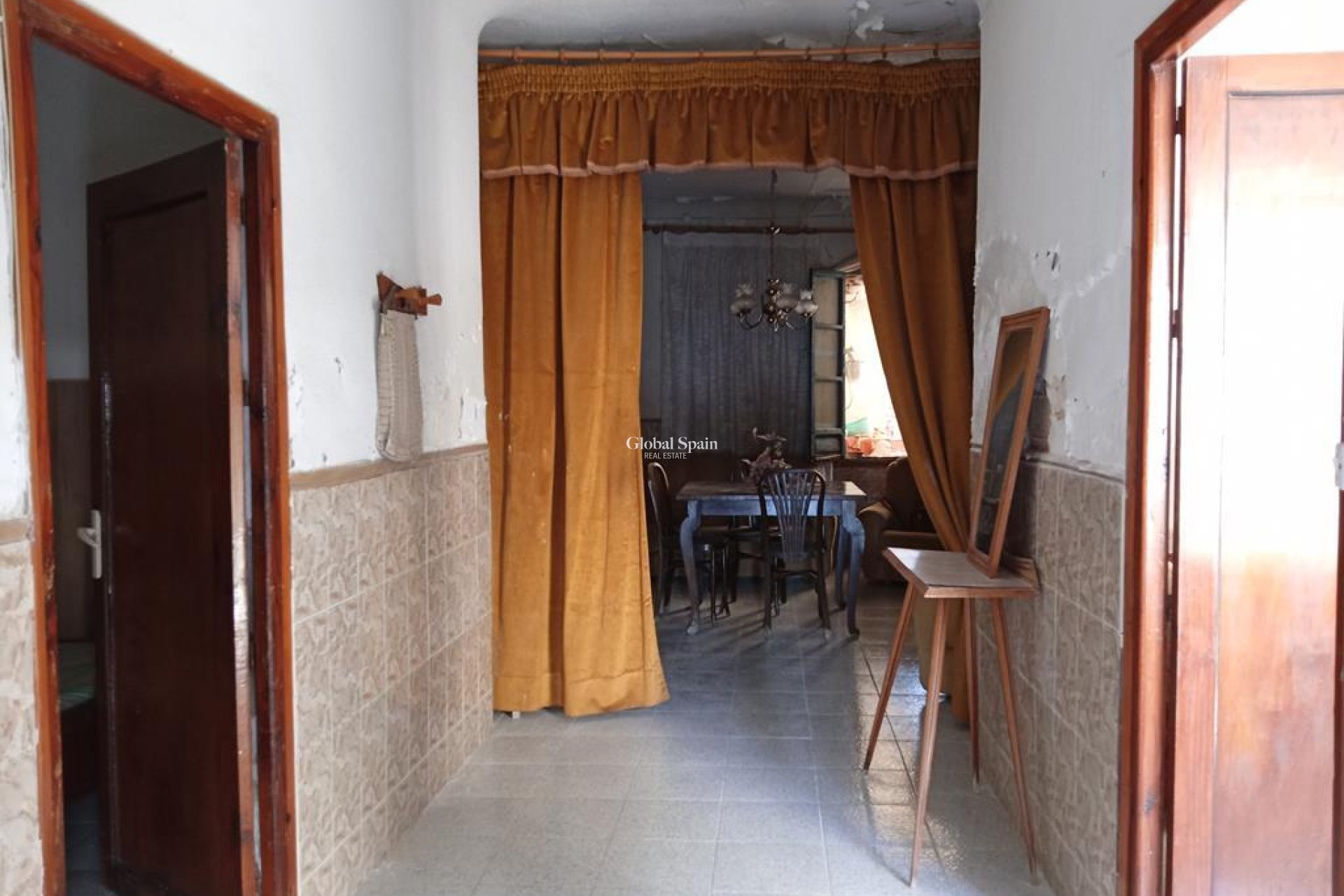 Venta - CASA -
LOS MONTESINOS