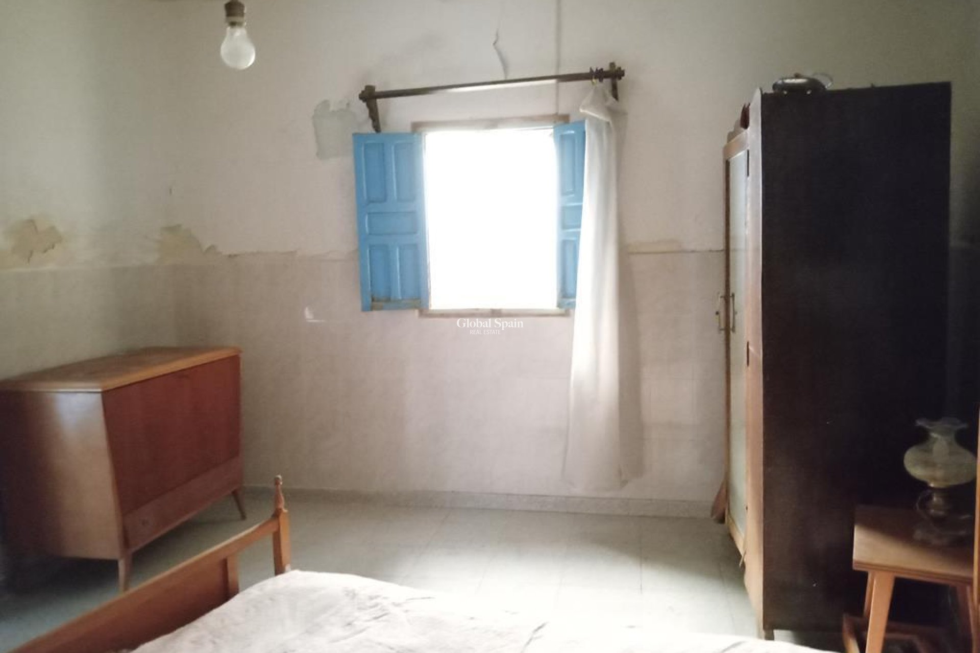 Venta - CASA -
LOS MONTESINOS