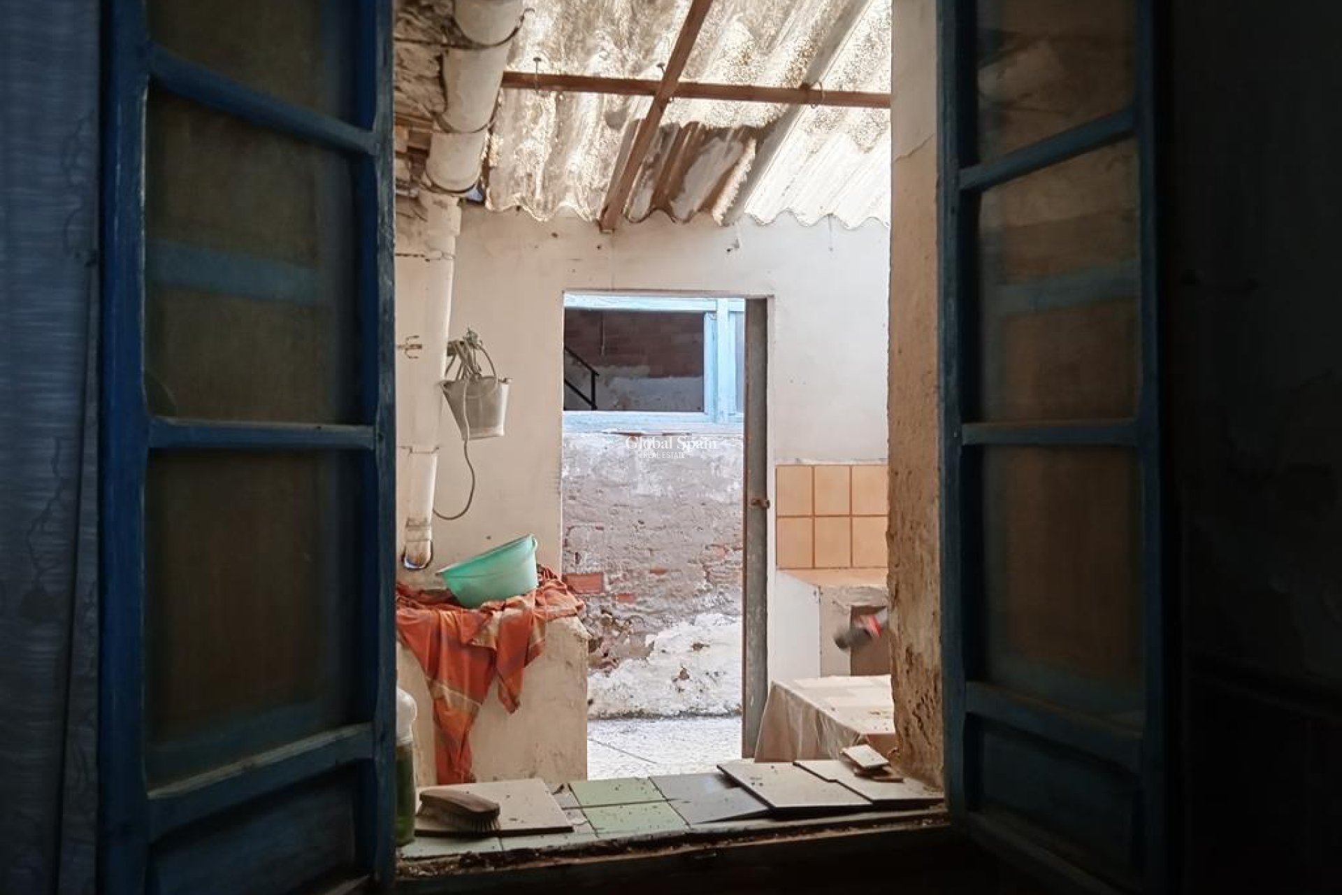 Venta - CASA -
LOS MONTESINOS