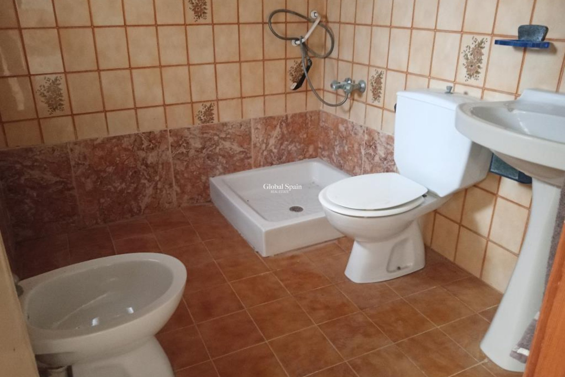 Venta - CASA -
LOS MONTESINOS