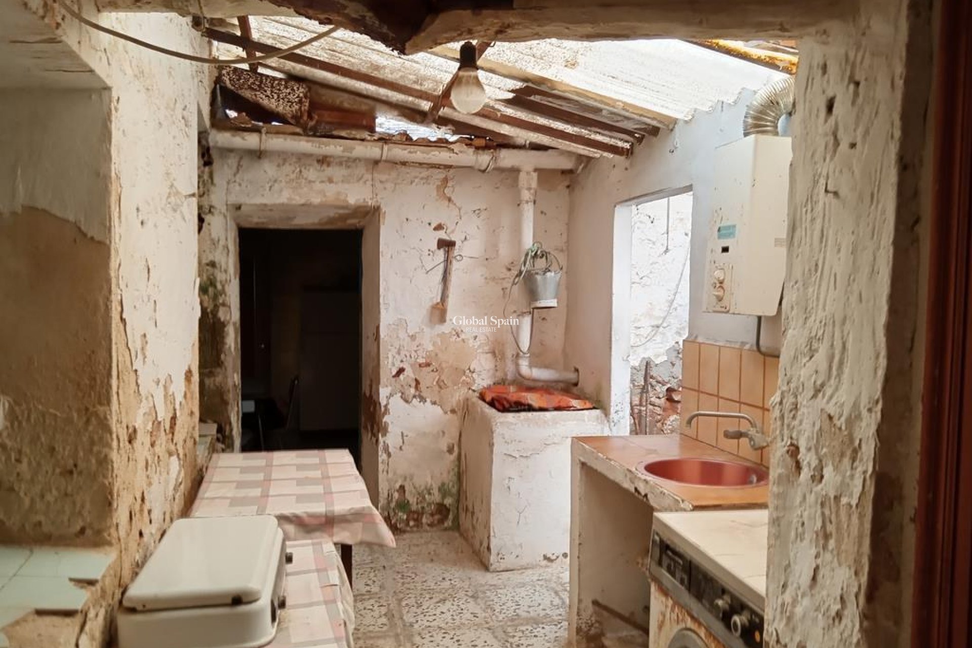 Venta - CASA -
LOS MONTESINOS
