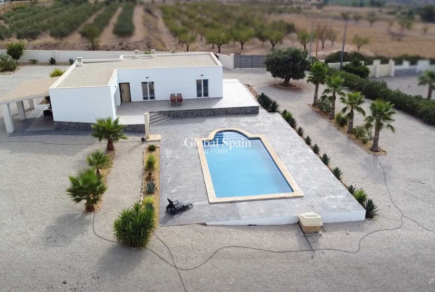Venta - CASA -
MACISVENDA - Inland