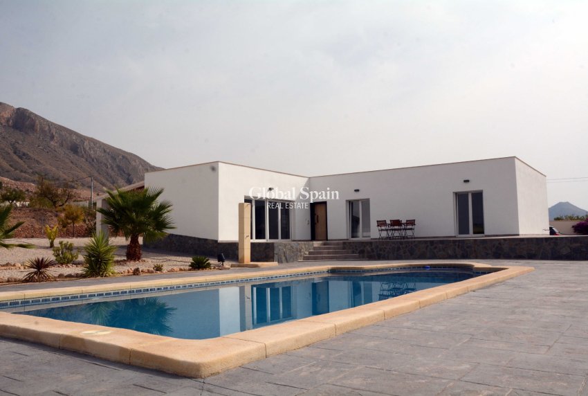 Venta - CASA -
MACISVENDA - Inland