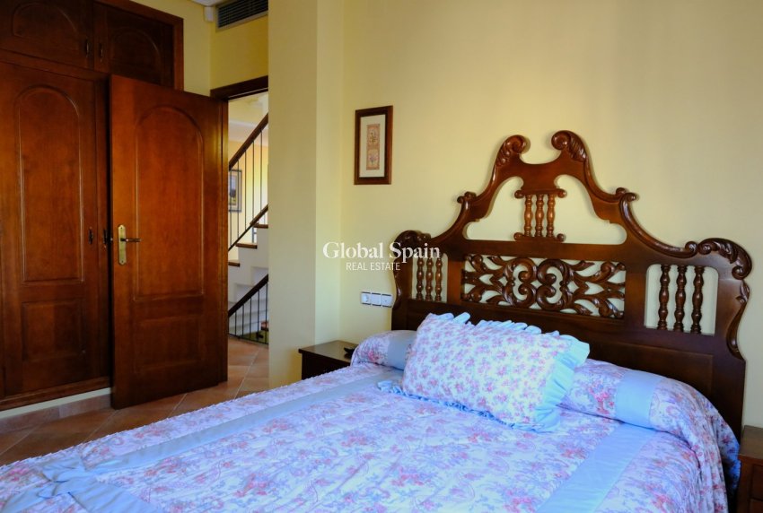 Venta - CASA -
ORIHUELA - Correntías Medias