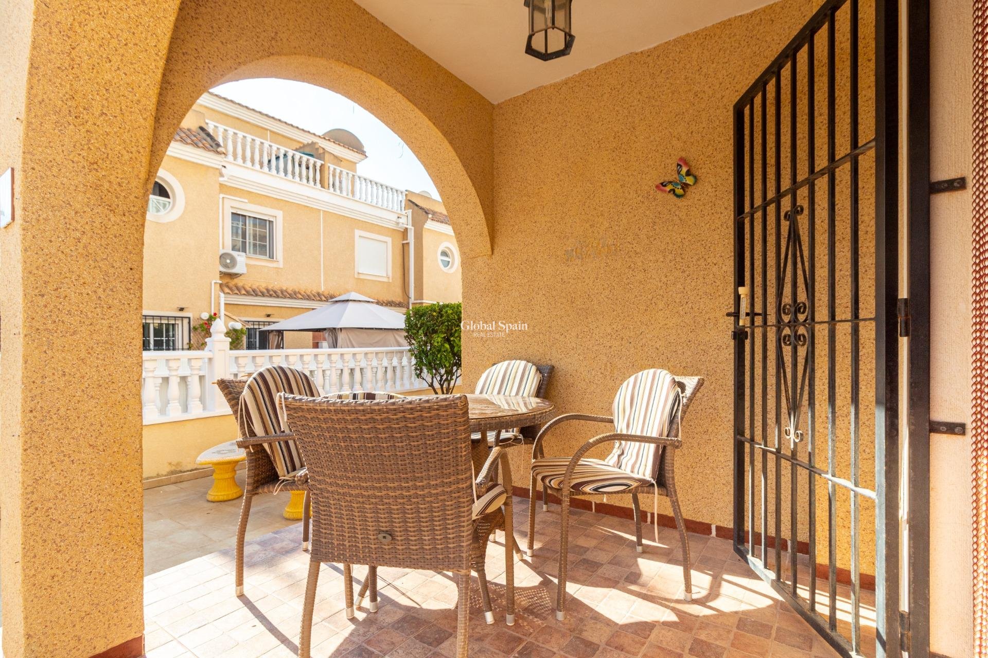 Venta - Casa -
ORIHUELA COSTA - CABO ROIG