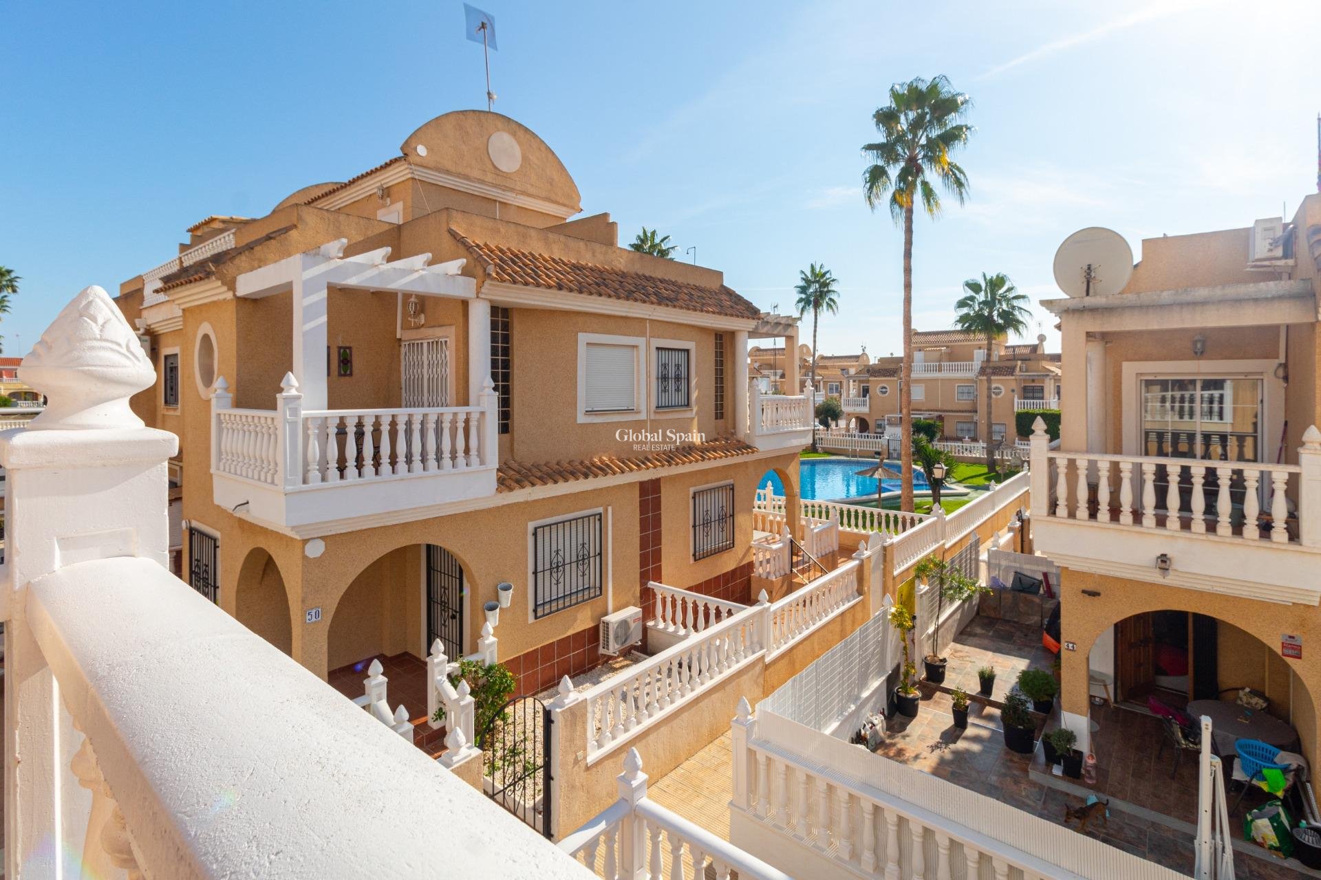 Venta - Casa -
ORIHUELA COSTA - CABO ROIG