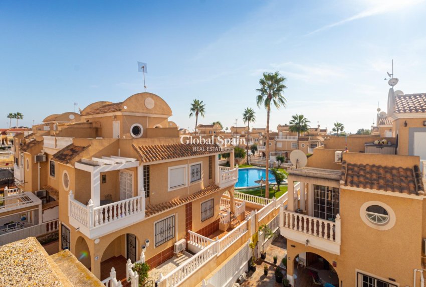 Venta - Casa -
ORIHUELA COSTA - CABO ROIG