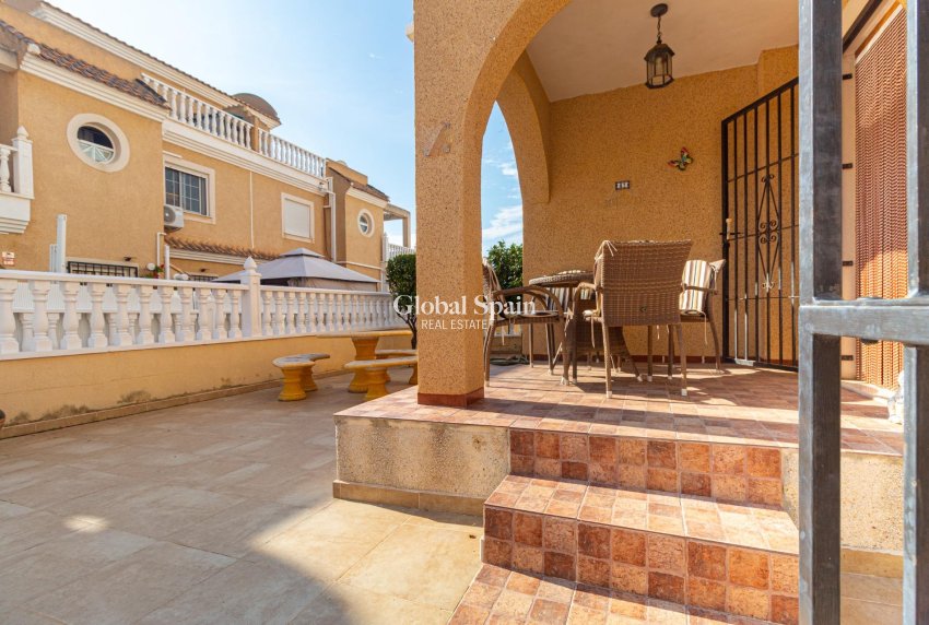 Venta - Casa -
ORIHUELA COSTA - CABO ROIG