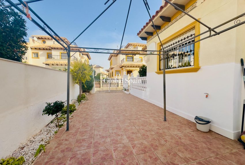 Venta - Casa -
ORIHUELA COSTA - CABO ROIG