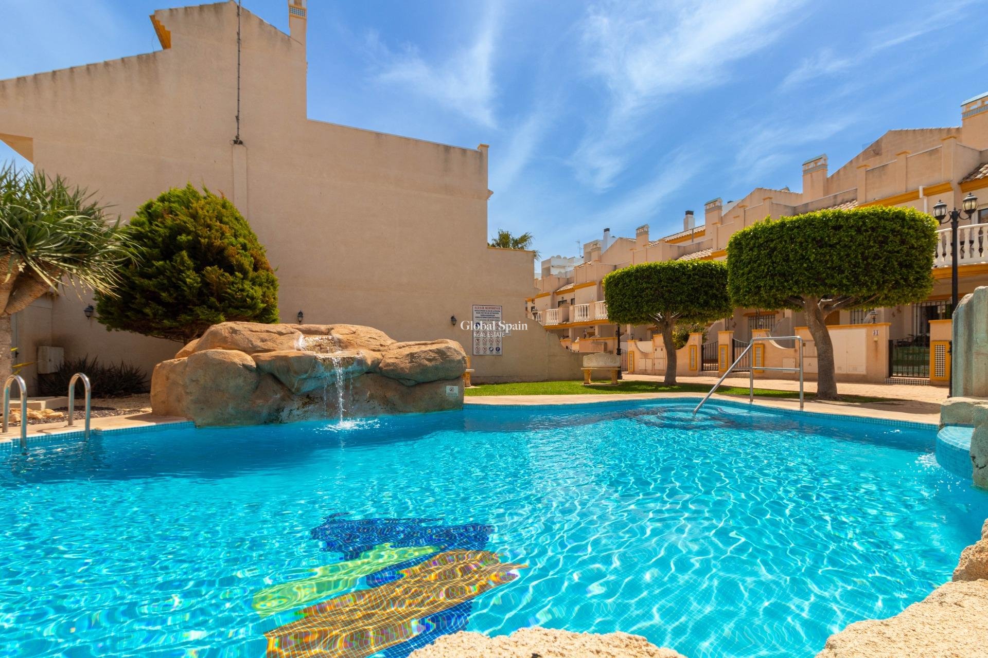 Venta - Casa -
ORIHUELA COSTA - CABO ROIG