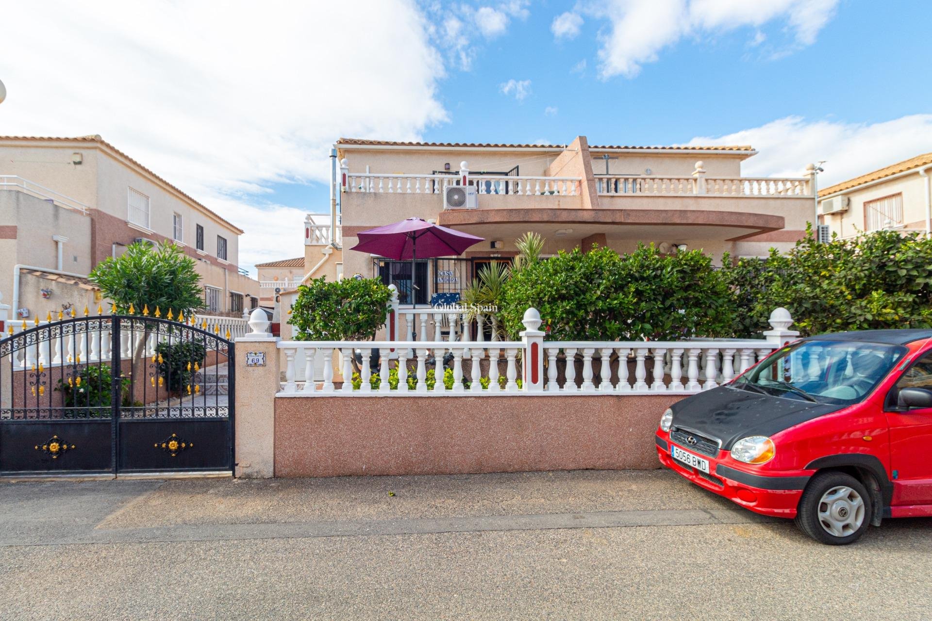 Venta - Casa -
ORIHUELA COSTA - CABO ROIG