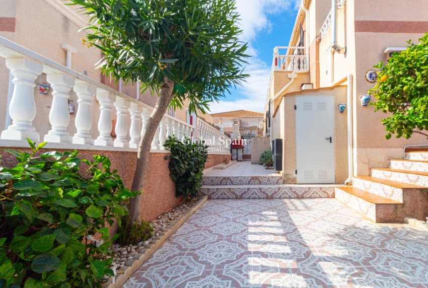 Venta - Casa -
ORIHUELA COSTA - CABO ROIG