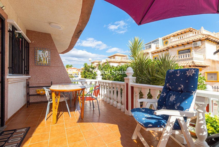Venta - Casa -
ORIHUELA COSTA - CABO ROIG