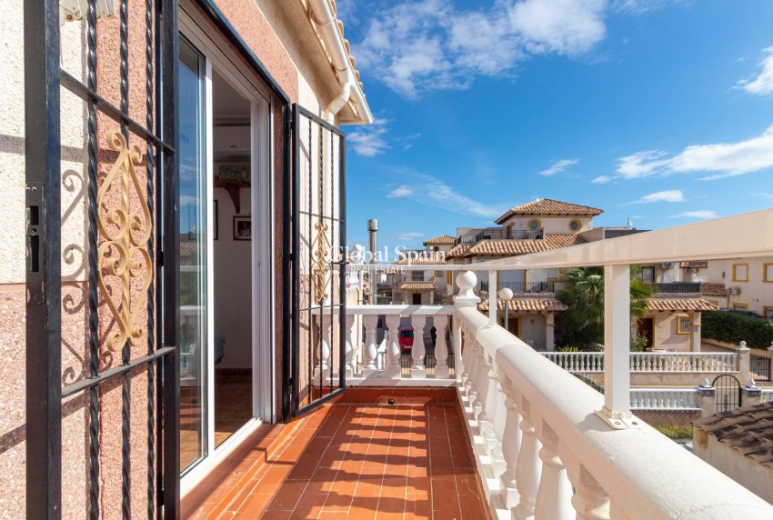 Venta - Casa -
ORIHUELA COSTA - CABO ROIG