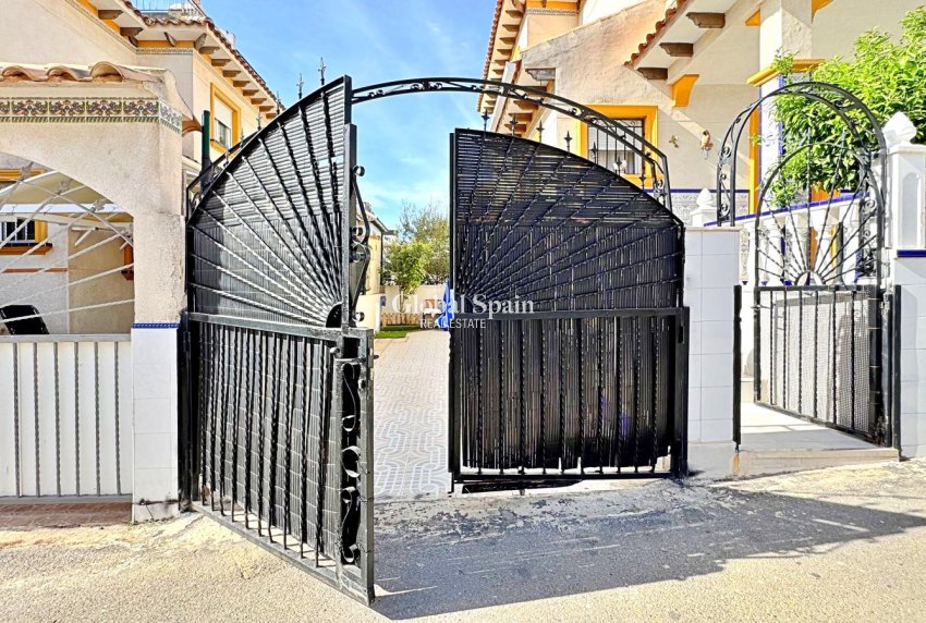 Venta - CASA -
ORIHUELA COSTA - Costa Blanca