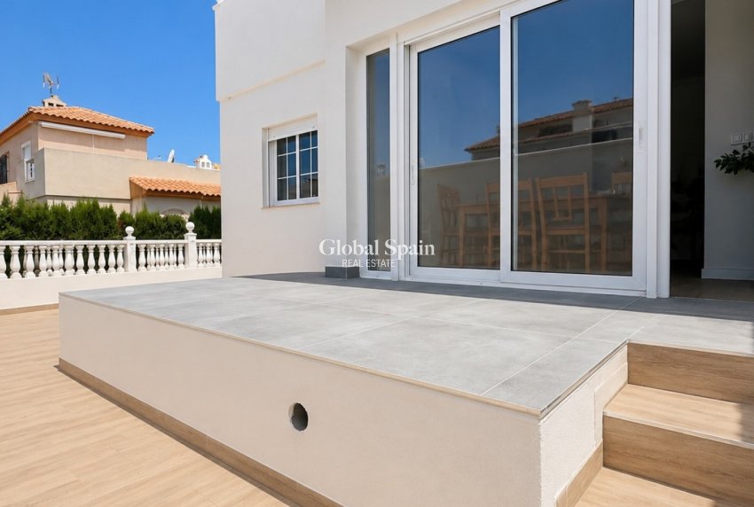 Venta - CASA -
ORIHUELA COSTA - Costa Blanca