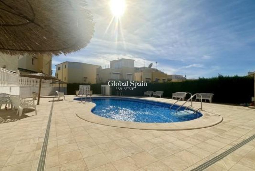 Venta - Casa -
ORIHUELA COSTA - La Florida