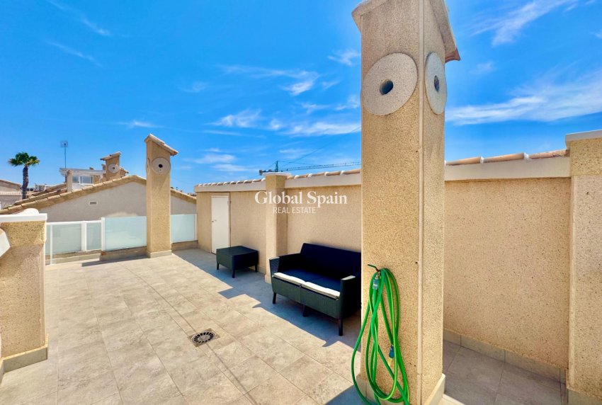 Venta - CASA -
ORIHUELA COSTA - La Florida