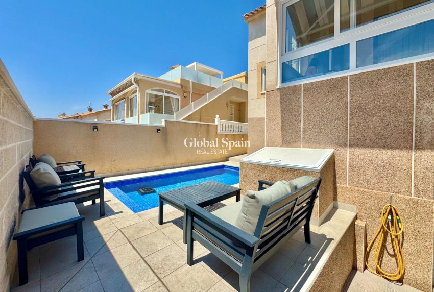 Venta - CASA -
ORIHUELA COSTA - La Florida