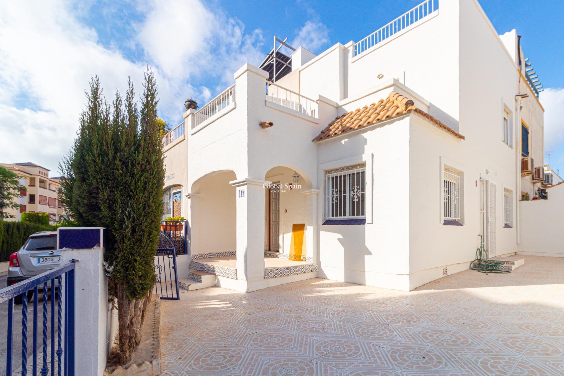 Venta - CASA -
ORIHUELA COSTA - La Florida
