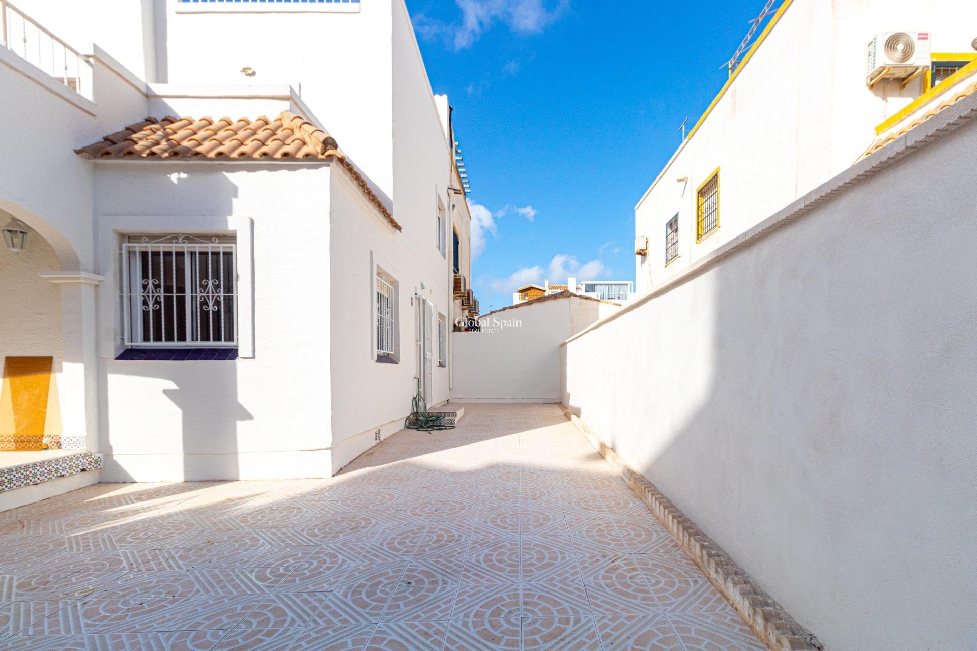 Venta - CASA -
ORIHUELA COSTA - La Florida