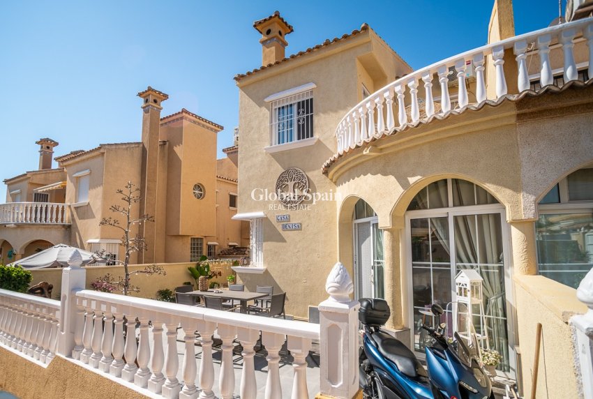 Venta - CASA -
ORIHUELA COSTA - La Florida