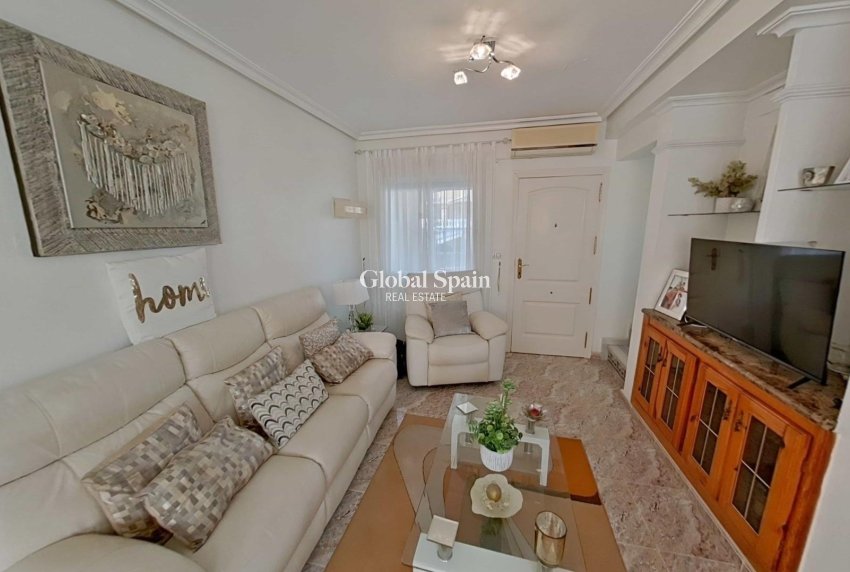 Venta - CASA -
ORIHUELA COSTA - La Regia