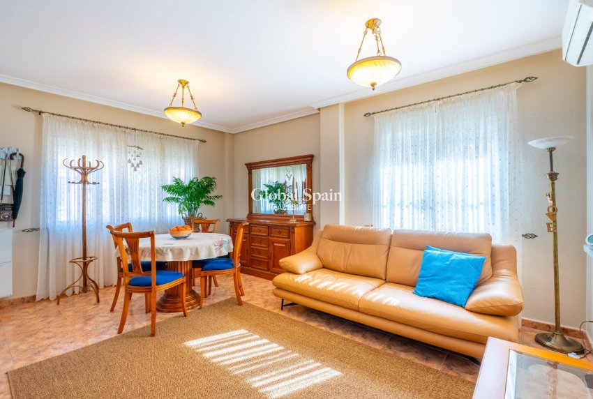 Venta - CASA -
ORIHUELA COSTA - La Regia