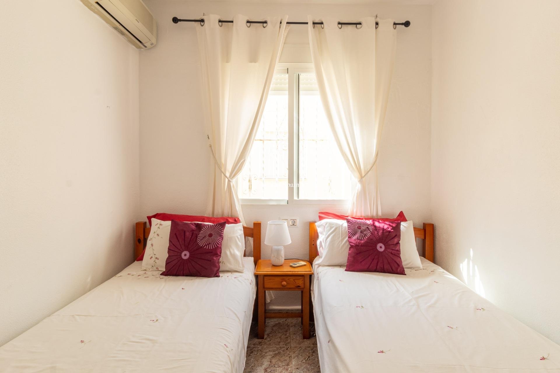 Venta - CASA -
ORIHUELA COSTA - La Regia