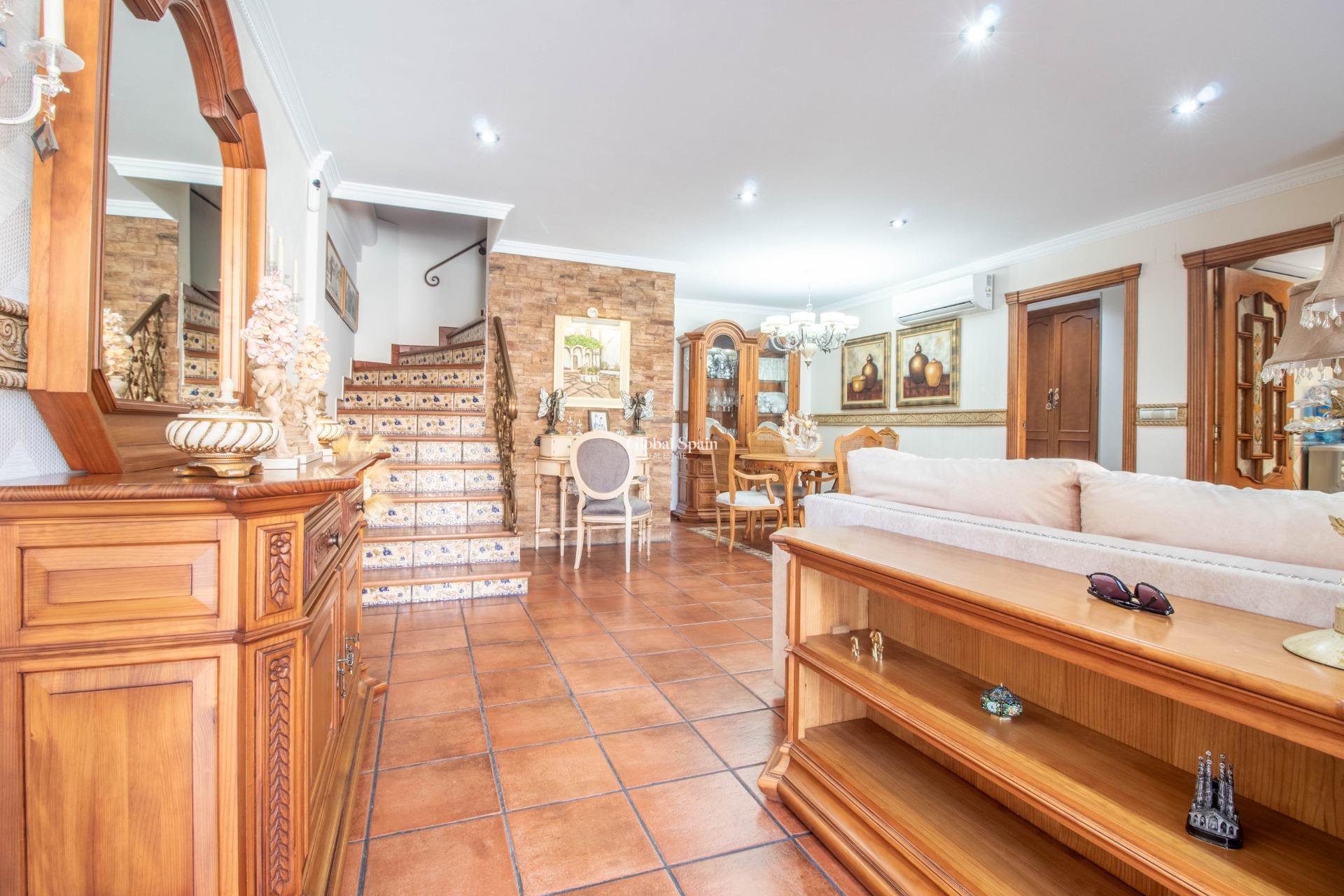 Venta - Casa -
ORIHUELA COSTA - La Zenia