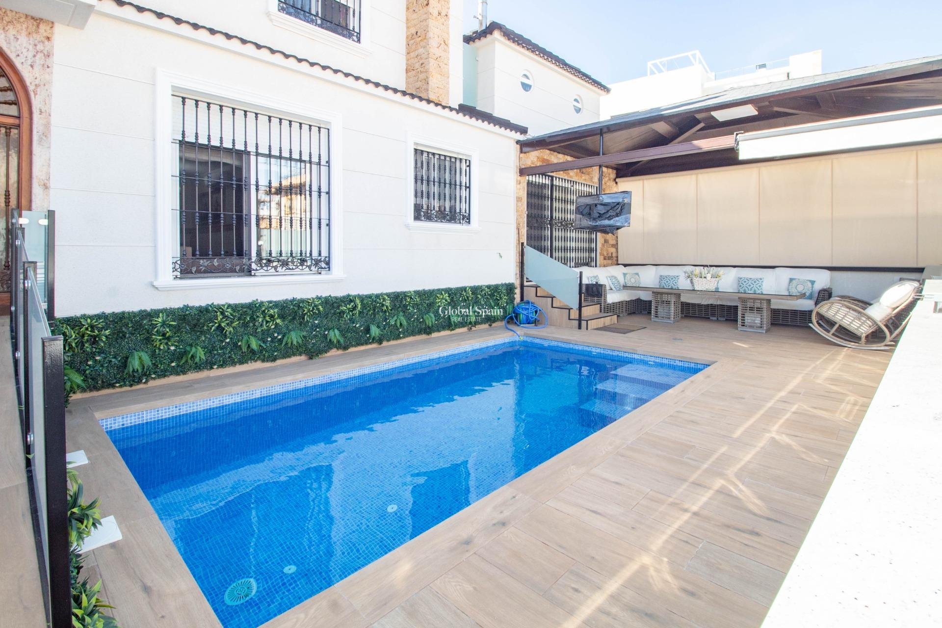 Venta - Casa -
ORIHUELA COSTA - La Zenia